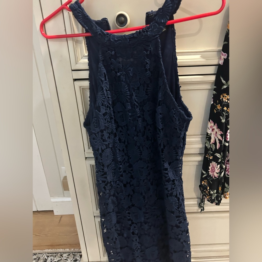 Women’s size L lulus halter neck navy lace mini dress